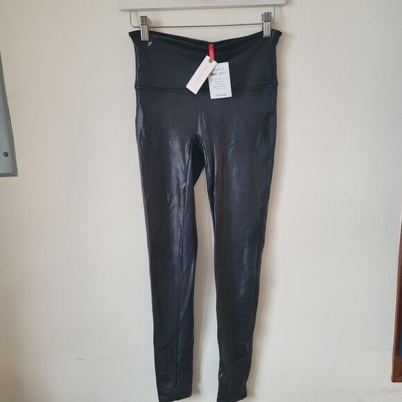 Spanx Faux Leather Black Leggings size M NWT liquid look - Picture 3 of 6